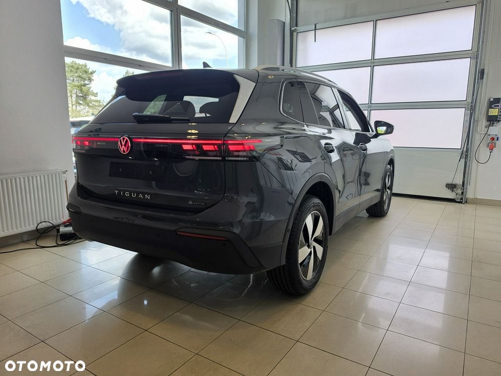 Volkswagen Tiguan - 5