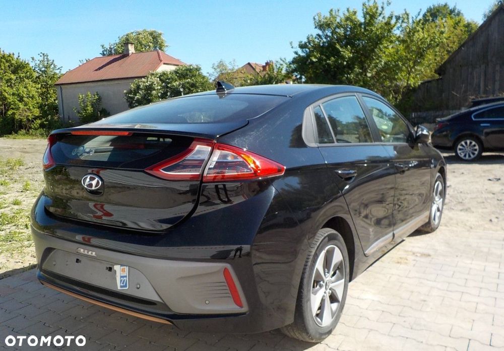 Hyundai IONIQ - 9