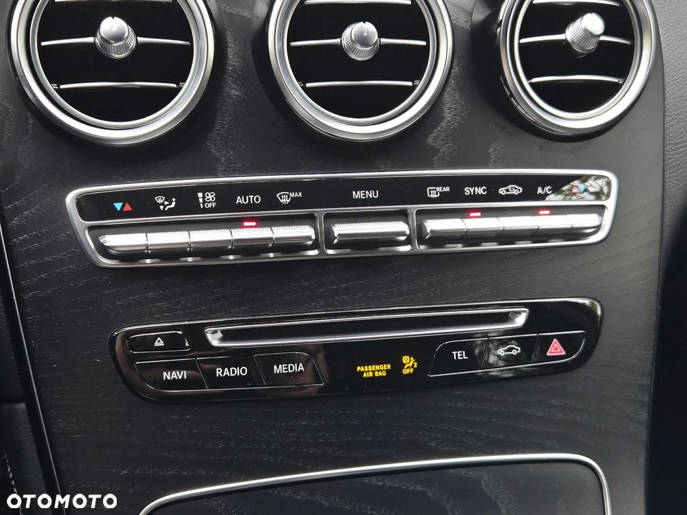 Mercedes-Benz GLC 250 4Matic 9G-TRONIC AMG Line - 18