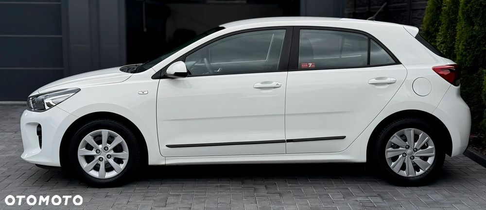 Kia Rio 1.4 L - 8
