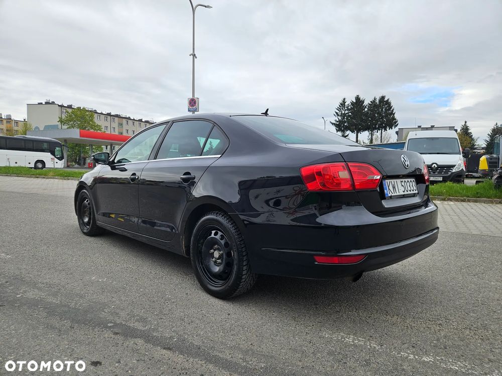 Volkswagen Jetta 1.6 TDI DPF Highline - 12
