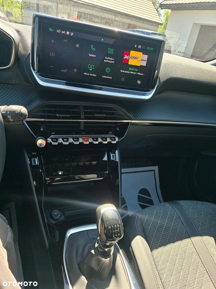 Peugeot 2008 PureTech 100 Allure S&S BVM6 - 19