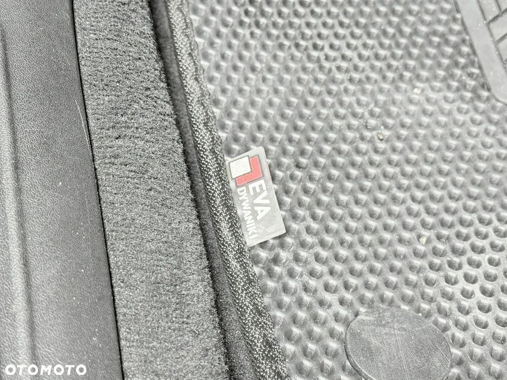 Volvo V40 D3 Drive-E SCR R-Design Momentum - 30