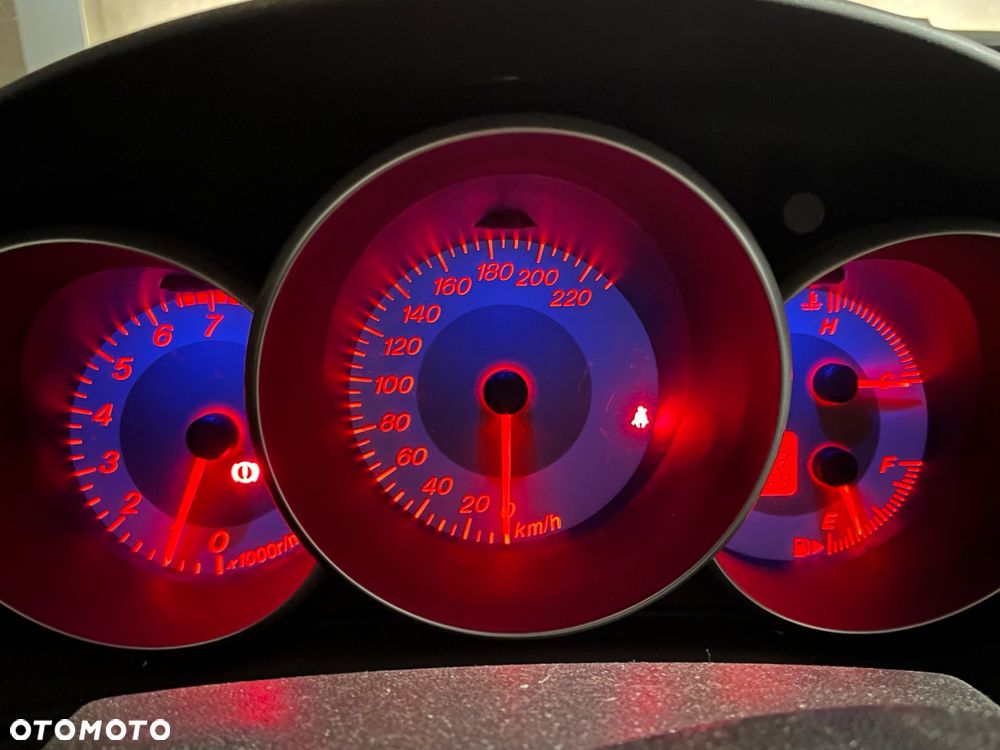 Mazda 3 1.6 Active + - 13