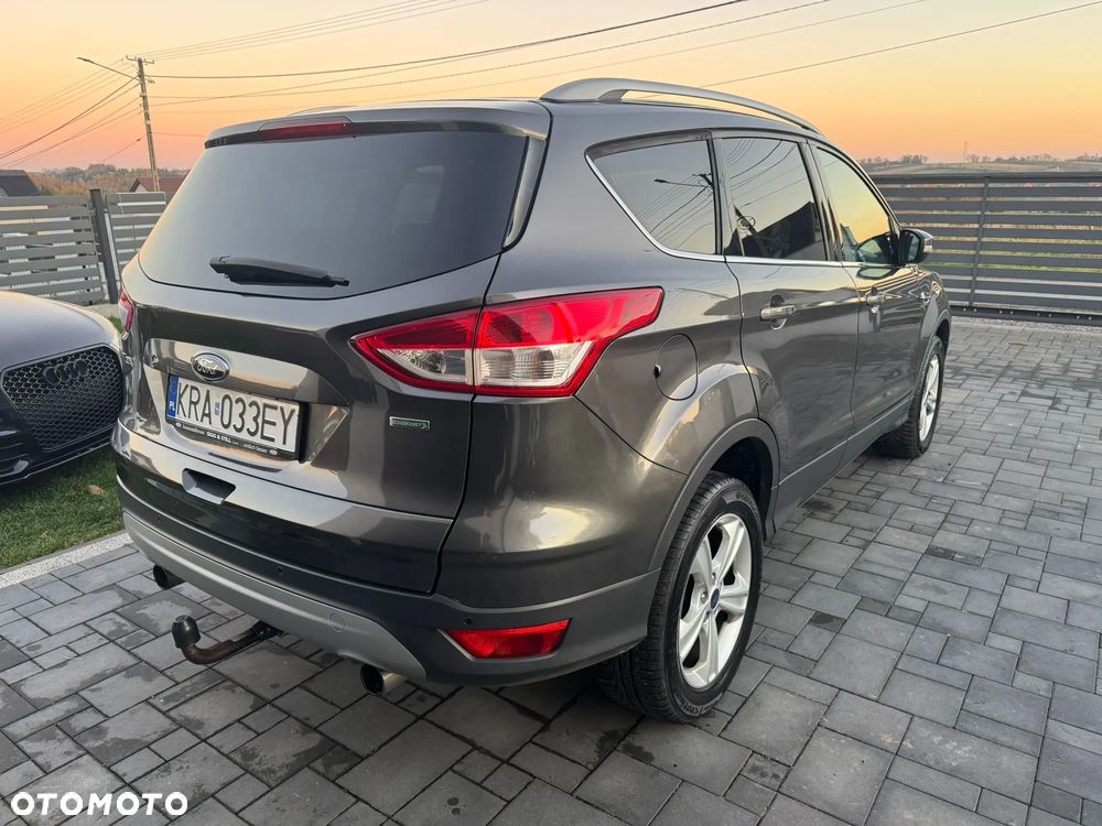 Ford Kuga 1.6 EcoBoost 2x4 Titanium - 5