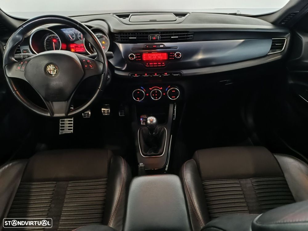 Alfa Romeo Giulietta 1.6 JTDM Distinctive - 16