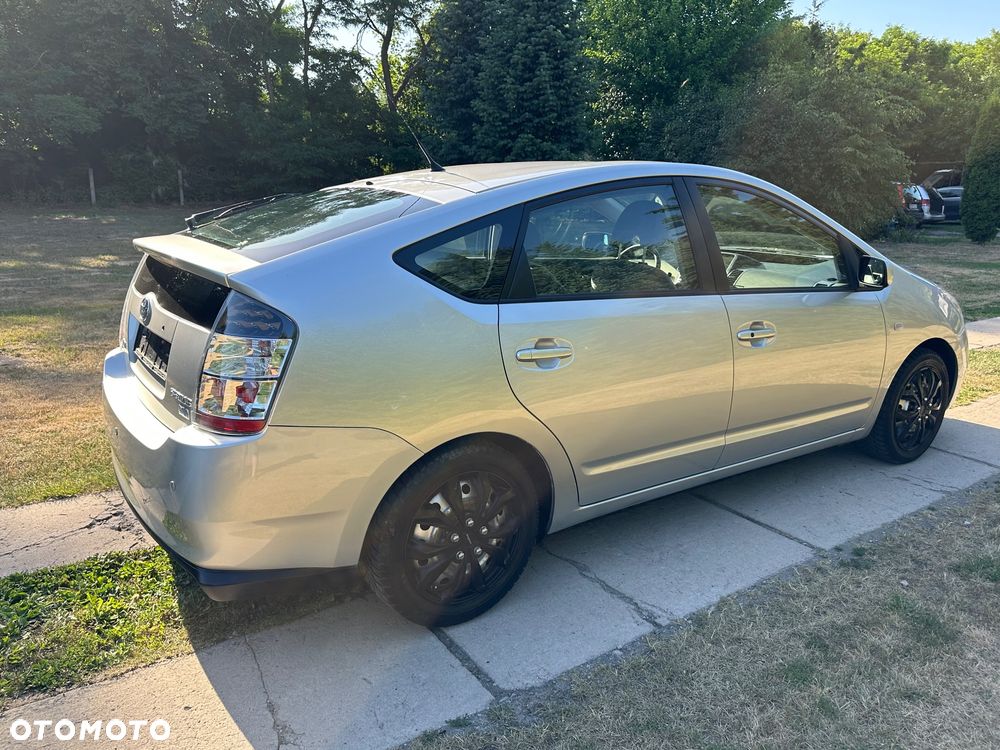 Toyota Prius 1.5 VVT-i Prestige - 6