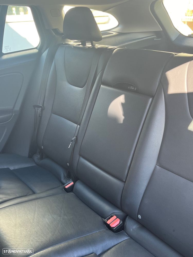 Volvo V60 Cross Country 2.0 D4 Pro - 10