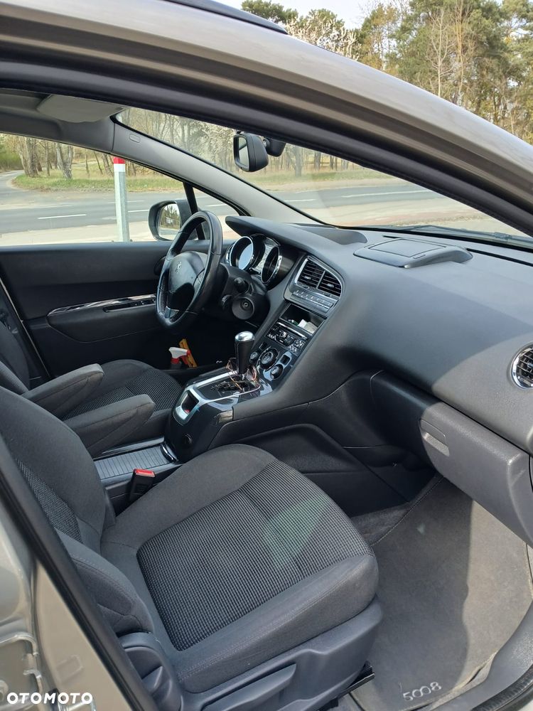 Peugeot 5008 1.6 BlueHDi Style 7os - 9