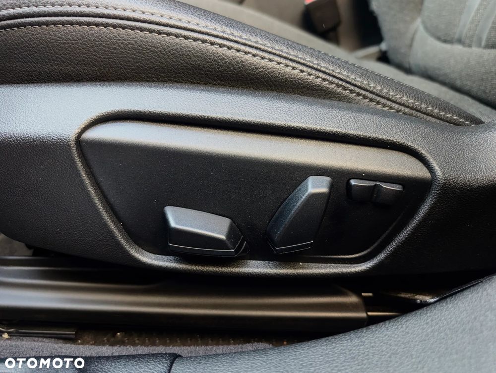 BMW Seria 1 118i Sport Line - 24