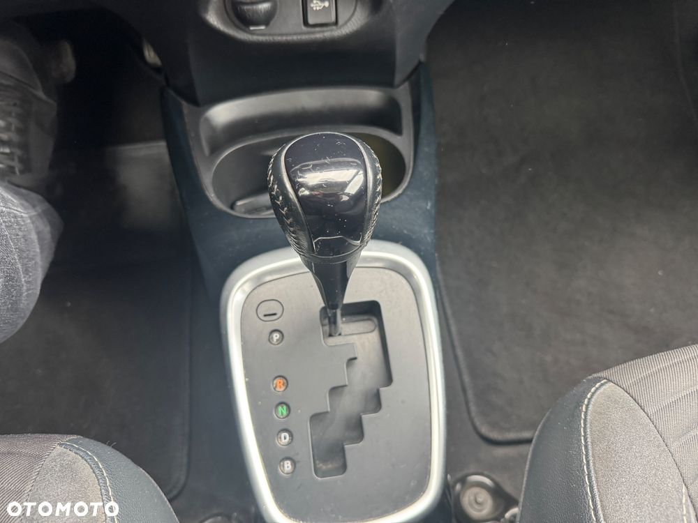 Toyota Yaris Hybrid 1.5 VVT-i Comfort mit Design Paket - 17