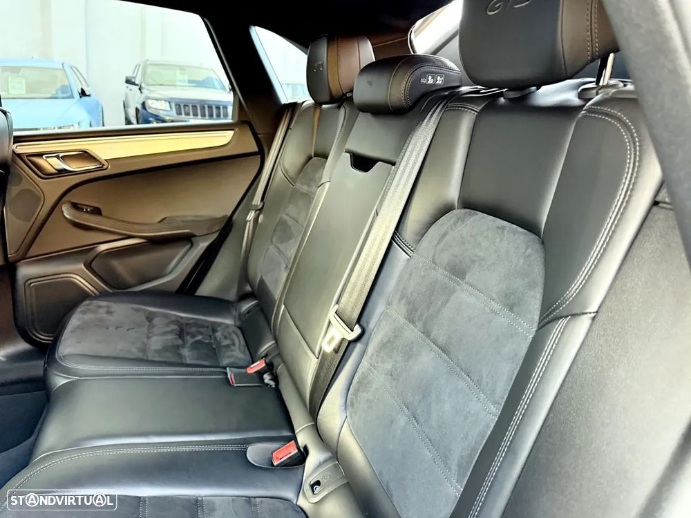 Porsche Macan GTS PDK - 32