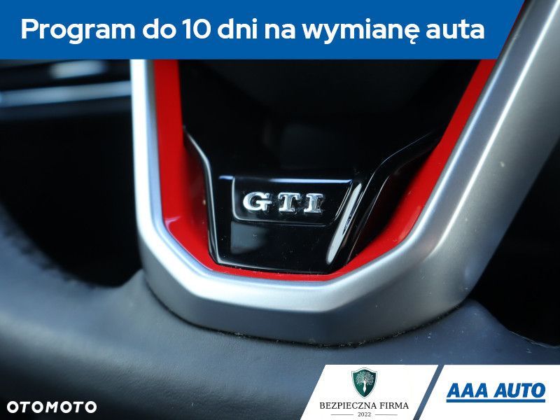 Volkswagen Golf - 20