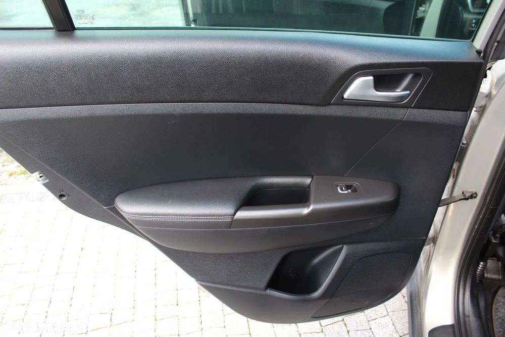 Kia Sportage 1.7 CRDI 2WD ISG Dream-Team Edition - 15