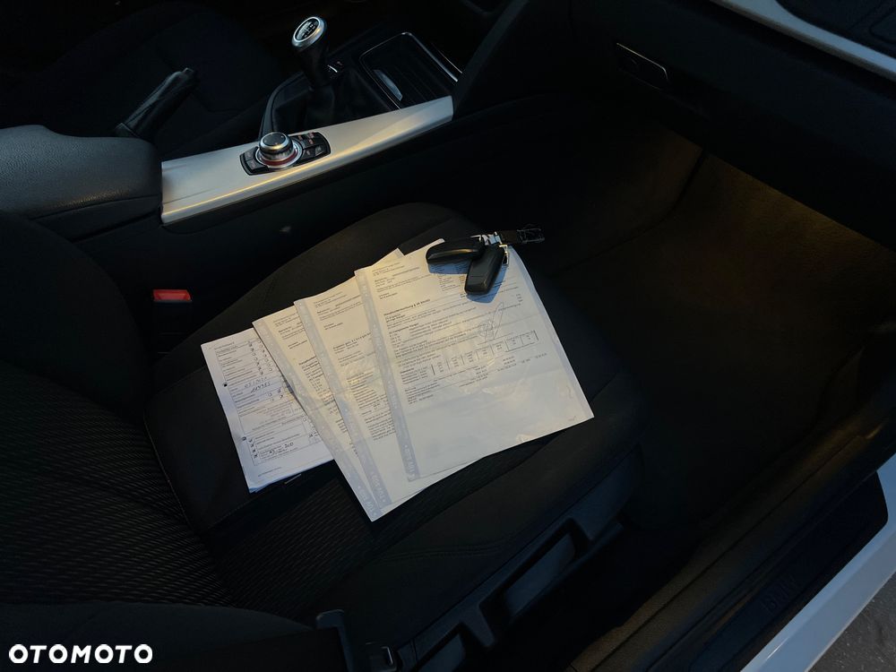 BMW Seria 3 316i Sport Line - 29