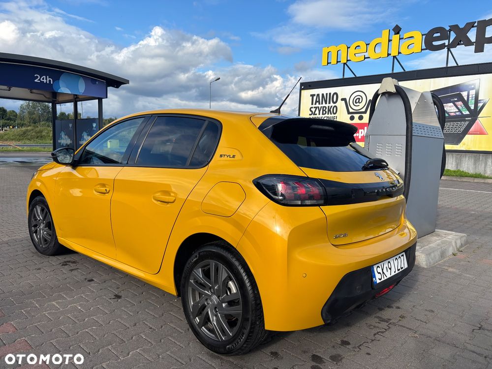 Peugeot 208 - 5