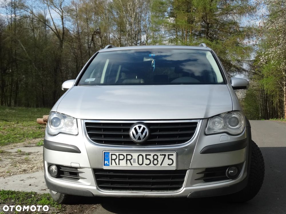 Volkswagen Touran 2.0 TDI DPF Cross - 2