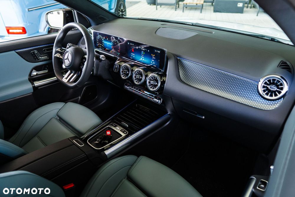 Mercedes-Benz GLA - 20