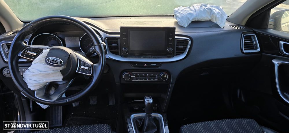 KIA XCeed 1.0 T-GDI 120 CV - 2021 - VIATURA PARA PEÇAS! - 7