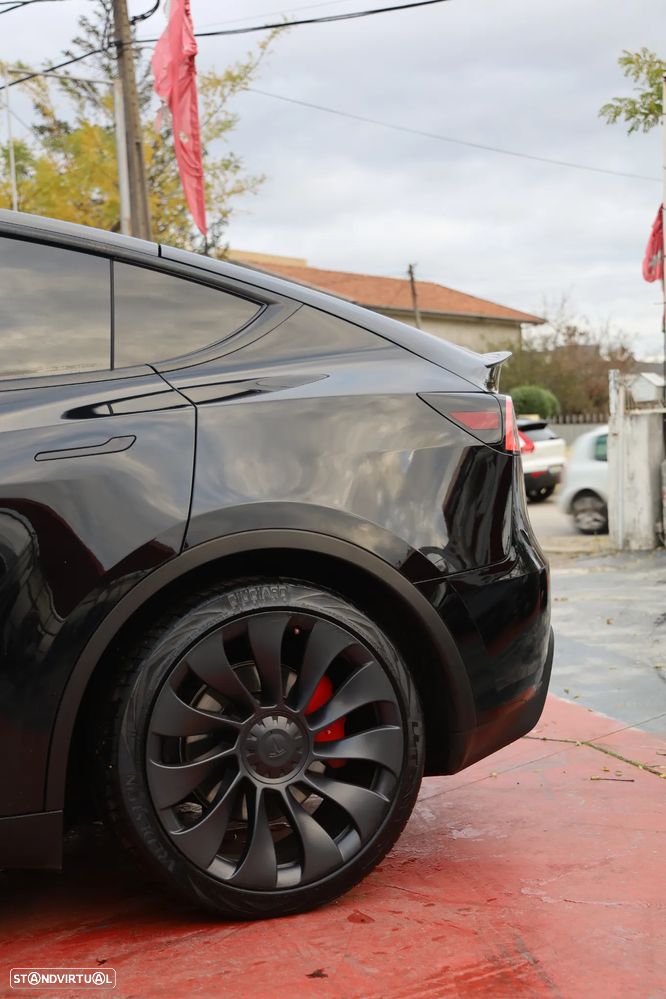 Tesla Model Y Performance Tração Integral - 29