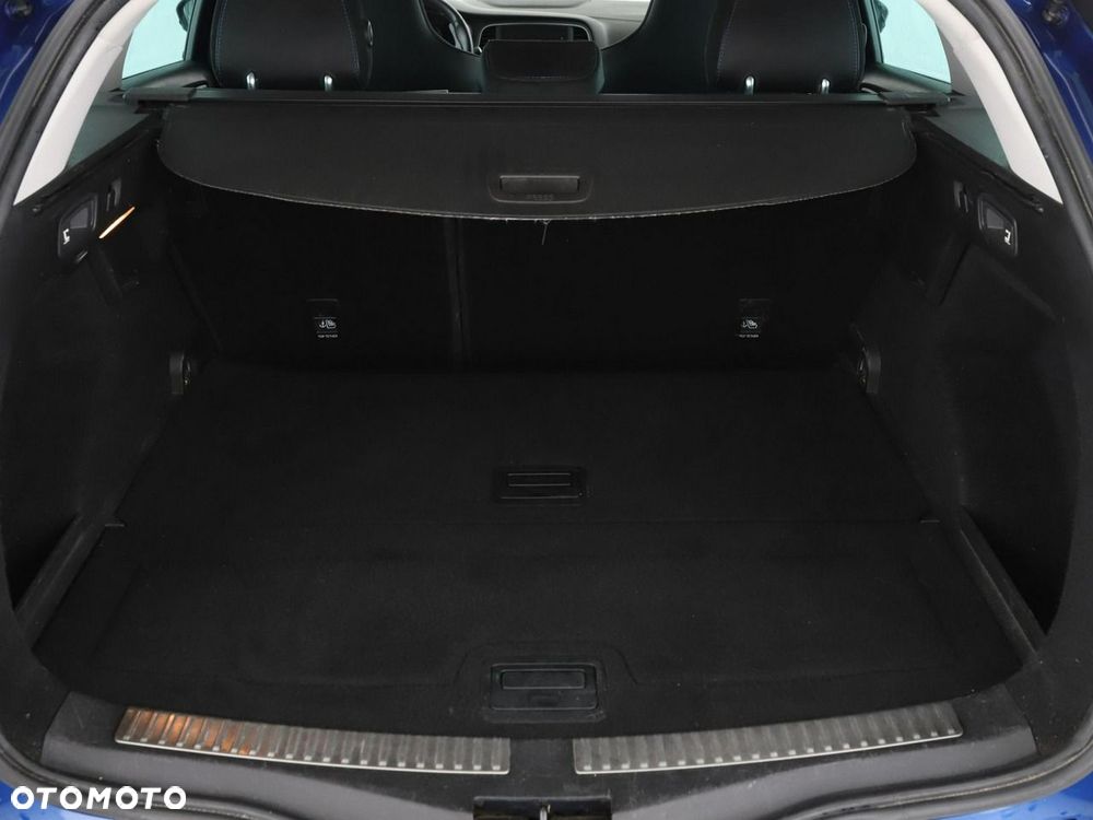 Renault Megane ENERGY TCe 205 EDC GT - 21