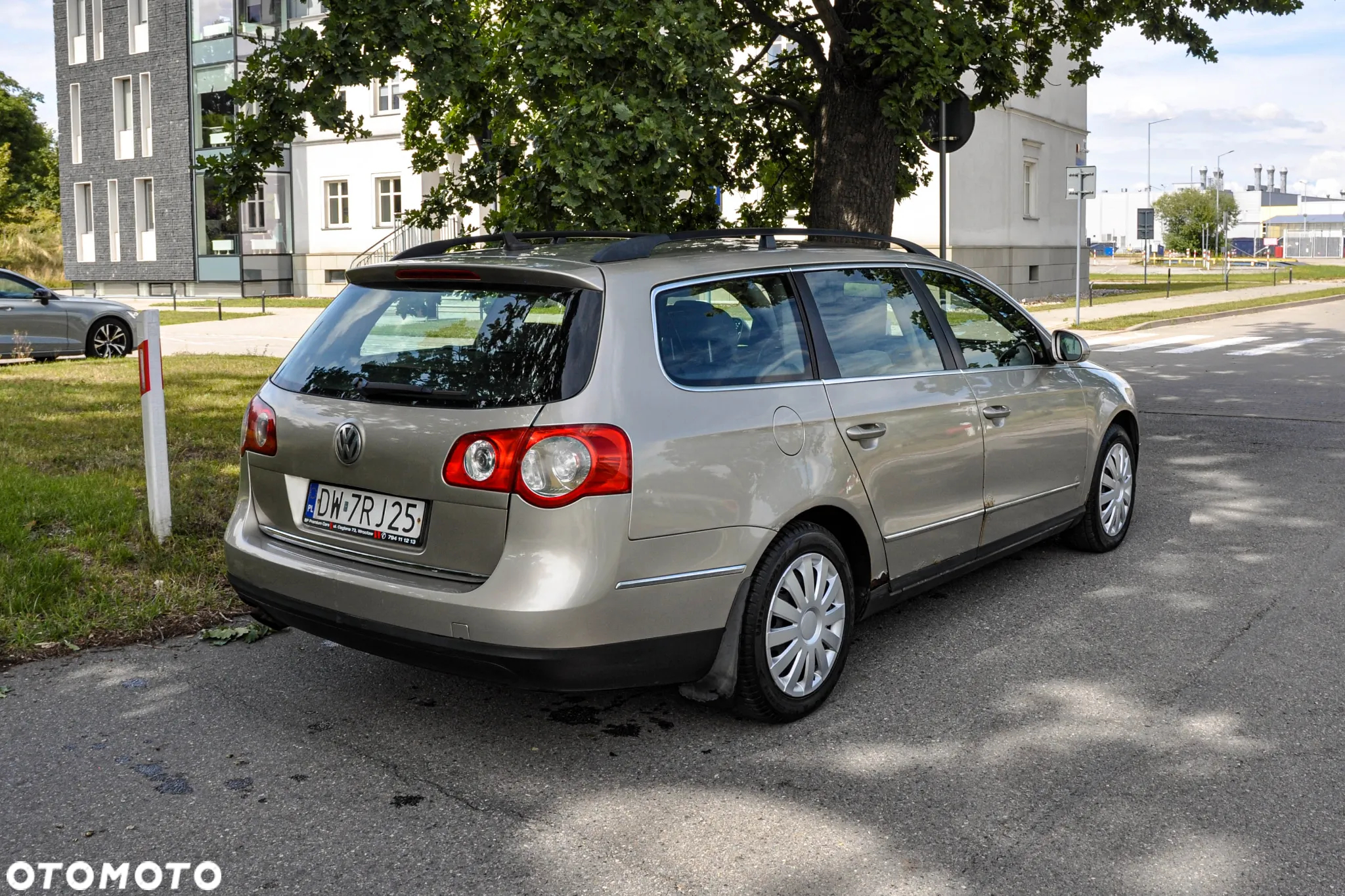 Volkswagen Passat - 4