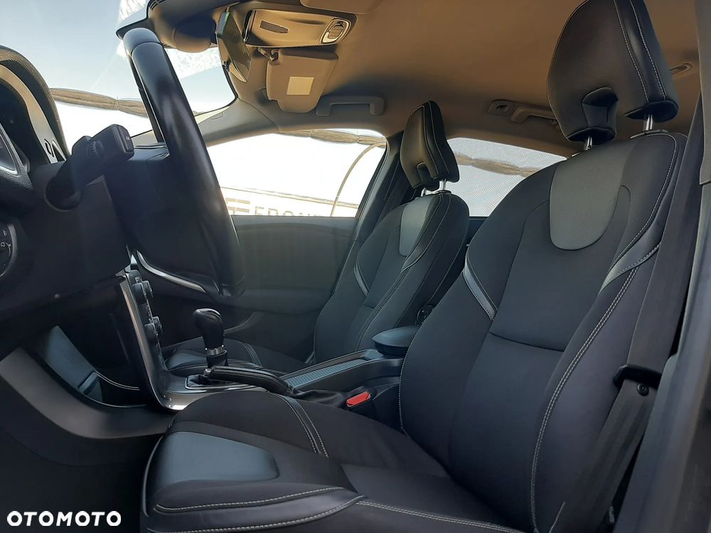 Volvo V40 D2 Momentum - 13