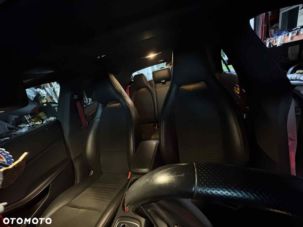 Mercedes-Benz CLA AMG 45 4-Matic - 8