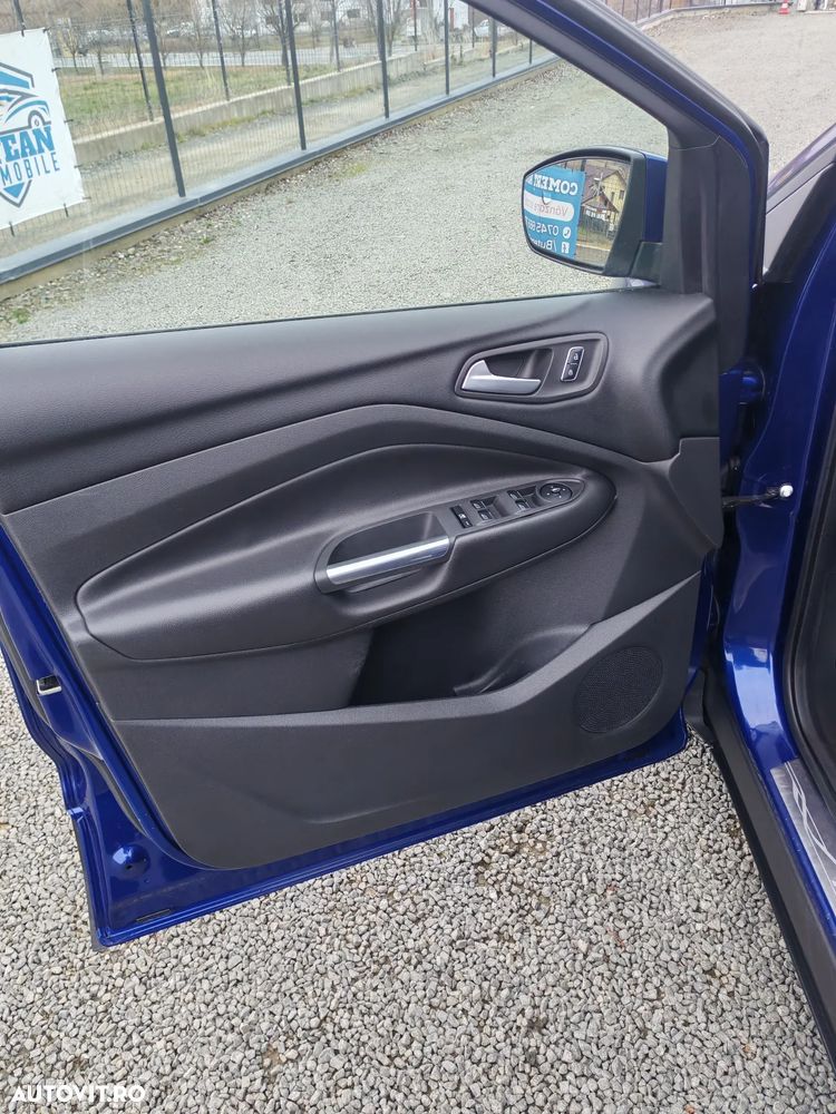 Ford Kuga 1.6 EcoBoost 2x4 Titanium - 11