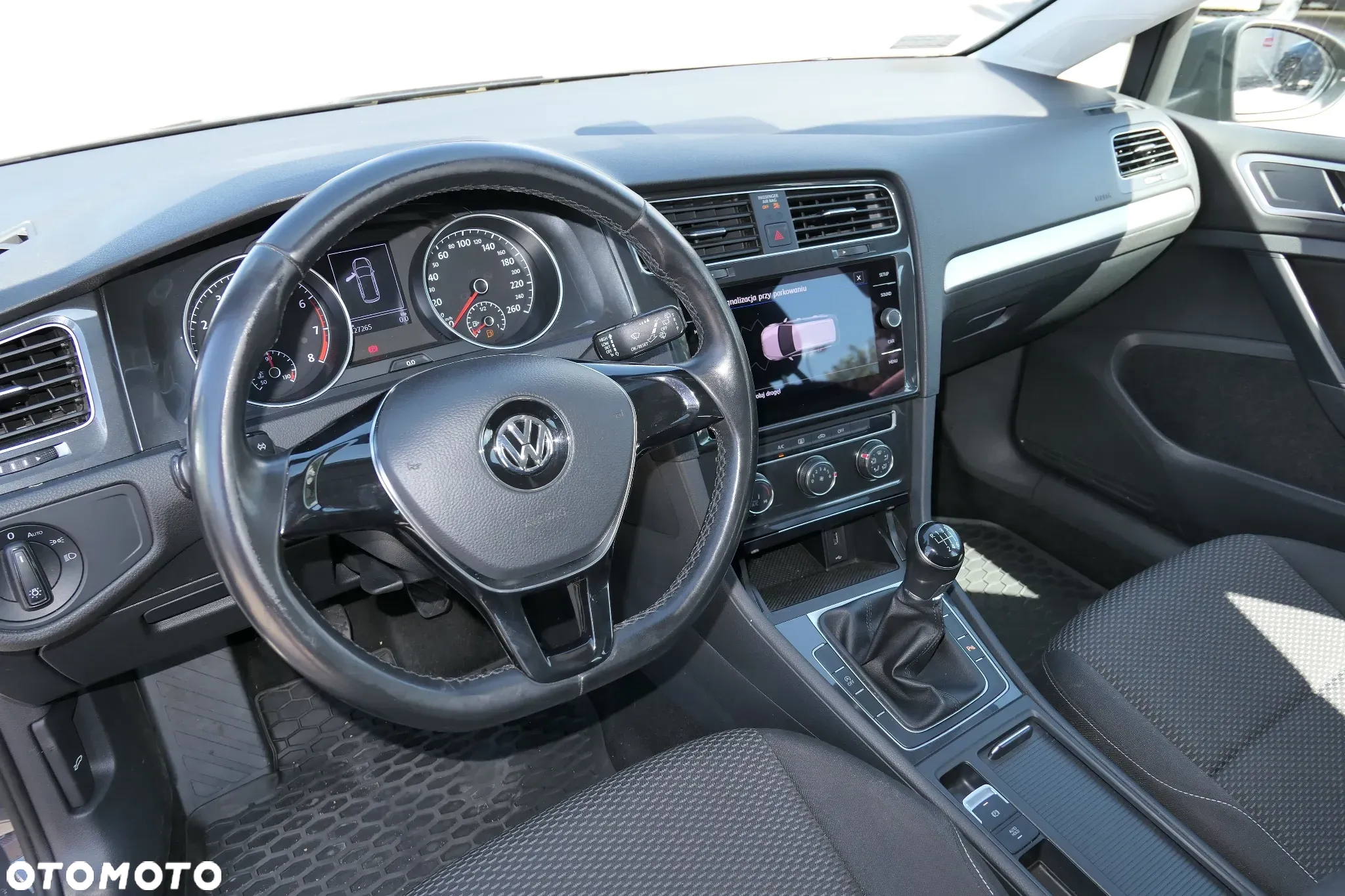 Volkswagen Golf - 16