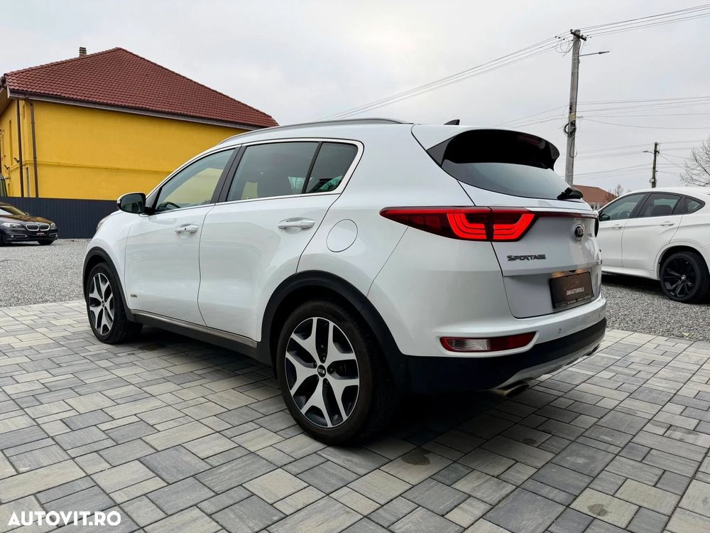 Kia Sportage 2.0 CRDI AWD Eco-Dynamics+ (48V M-H) Aut. GT LINE - 4