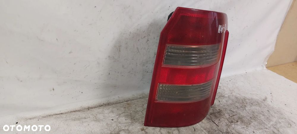 .  TYL TYLNA LAMPA PRAWA AUDI A2 - 4