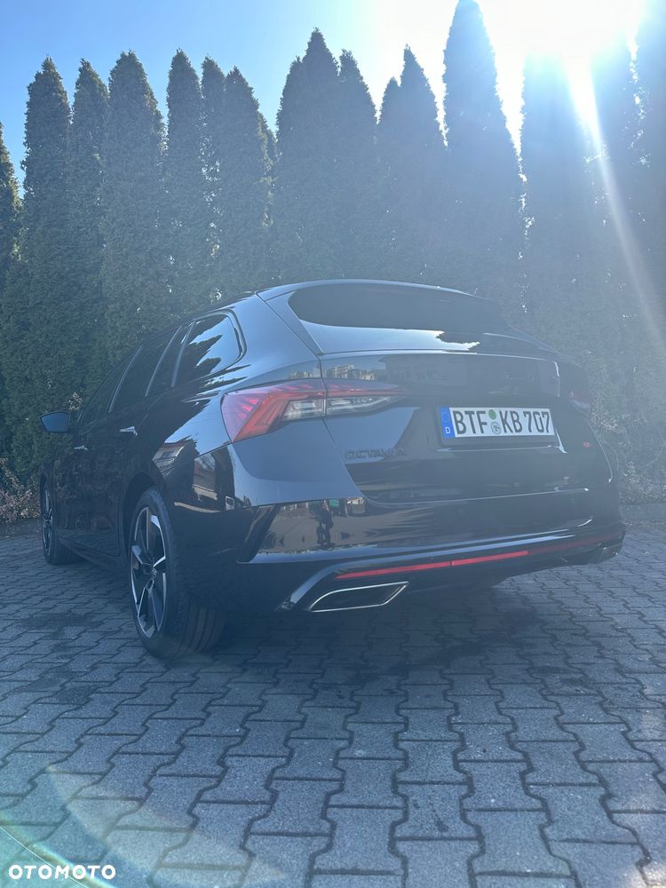 Skoda Octavia 2.0 TDI DSG 4x4 RS - 11