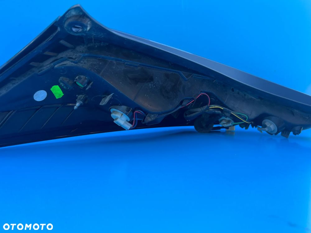 LAMPA TYLNA PRAWA TOYOTA AYGO II 14- - 7