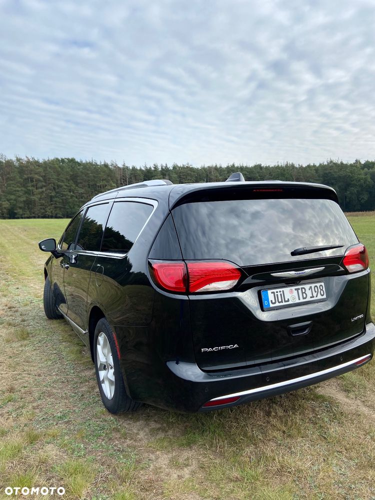 Chrysler Pacifica - 25
