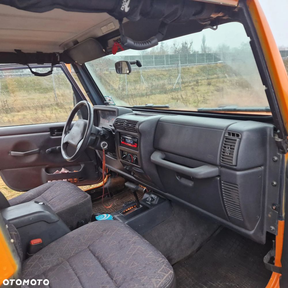Jeep Wrangler 4.0 Sport - 23