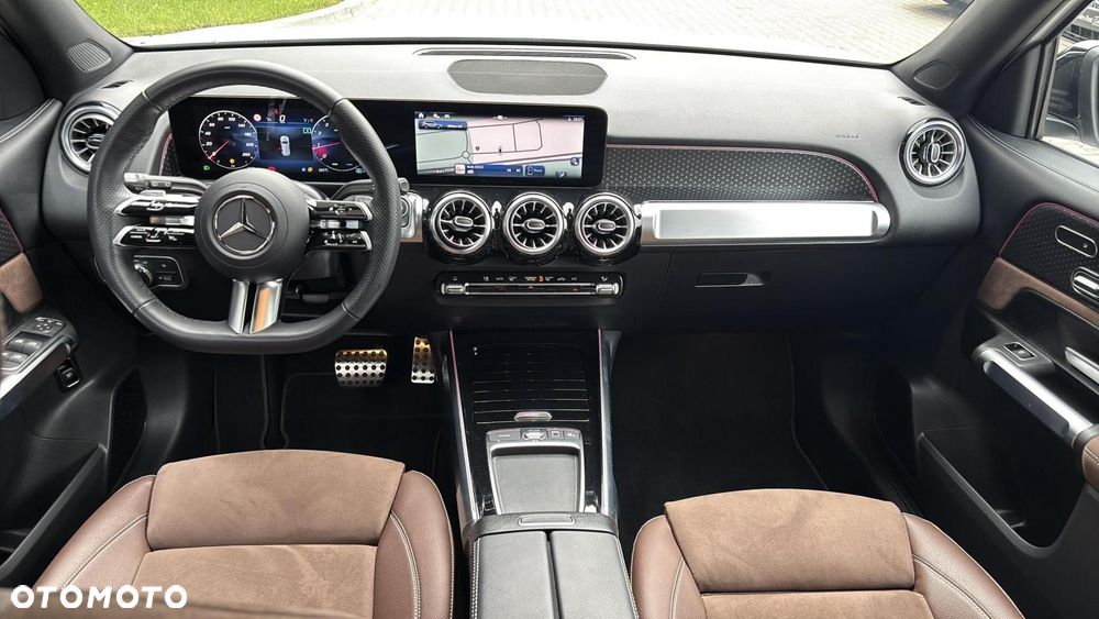 Mercedes-Benz GLB - 16