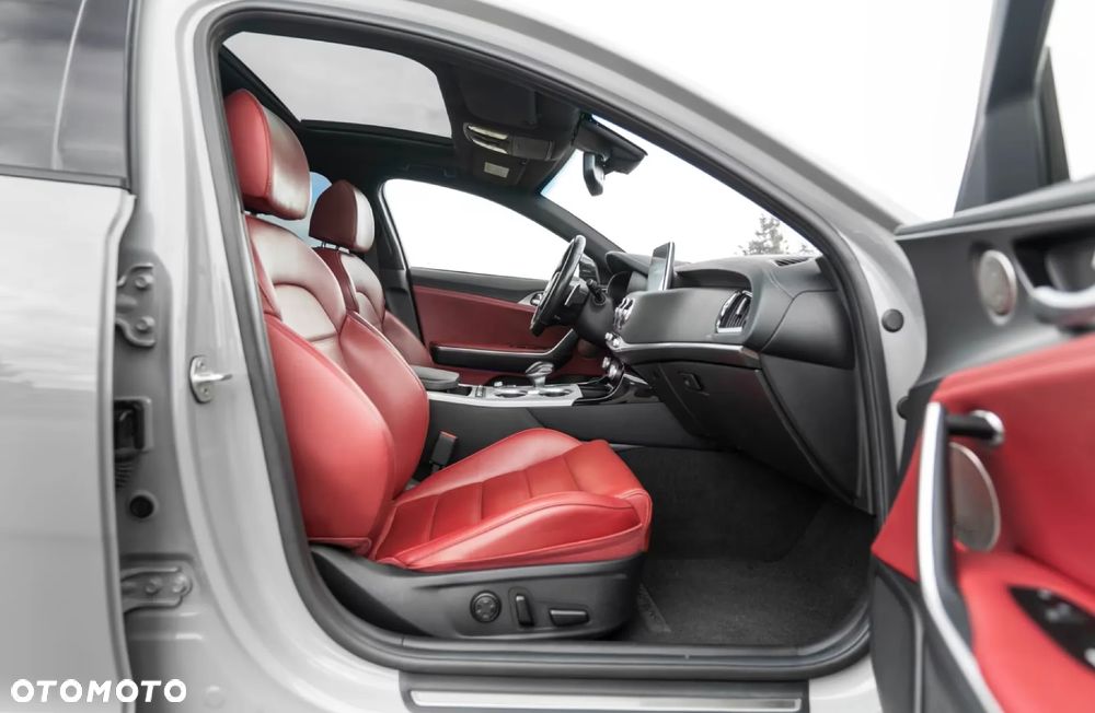Kia Stinger 3.3 T-GDI V6 GT AWD - 13