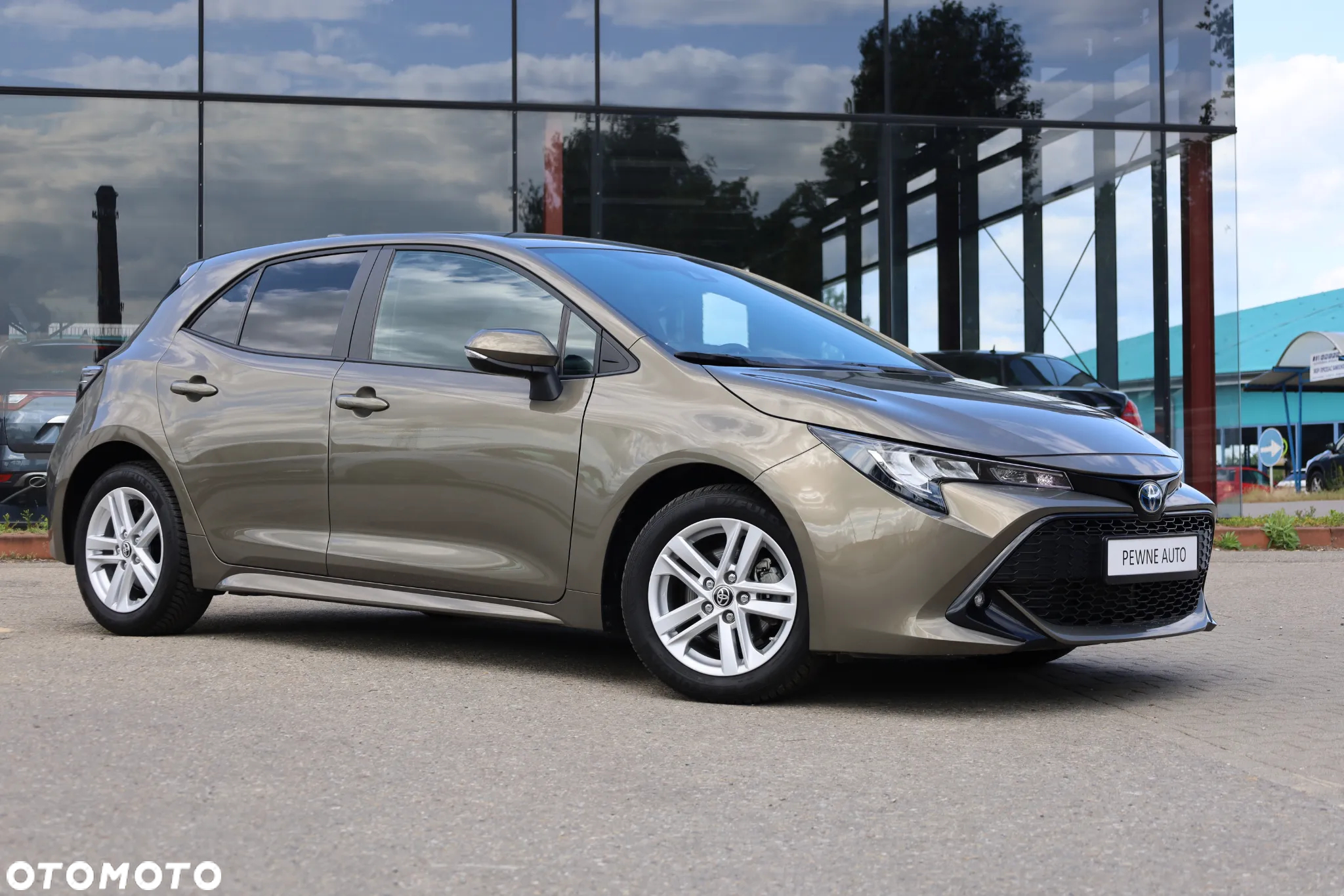 Toyota Corolla 1.8 Hybrid - 8