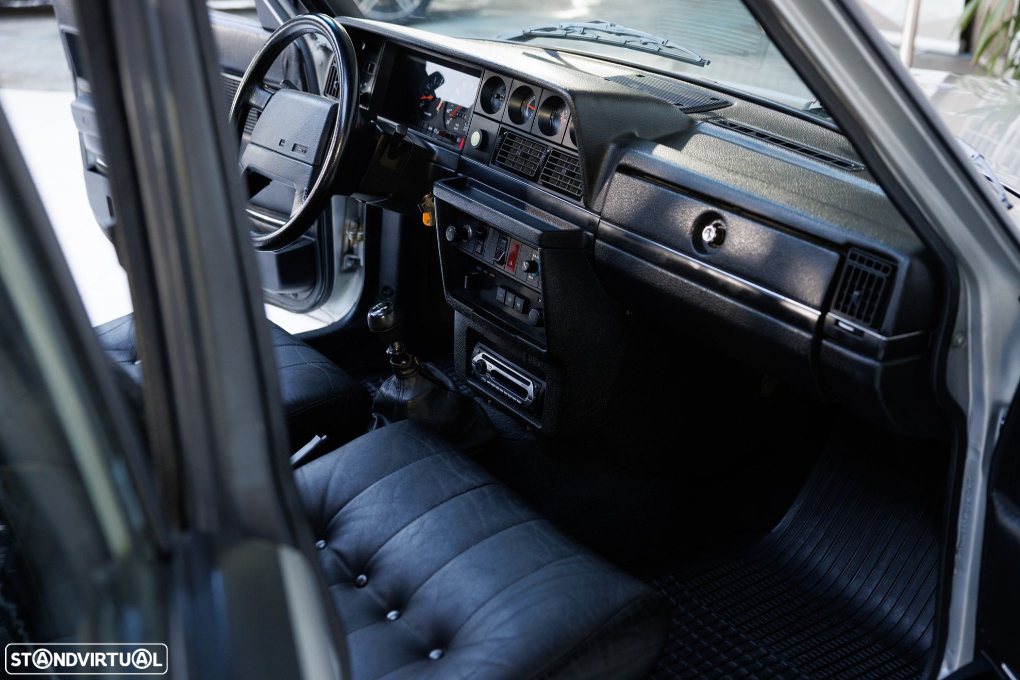 Volvo 244 - 9