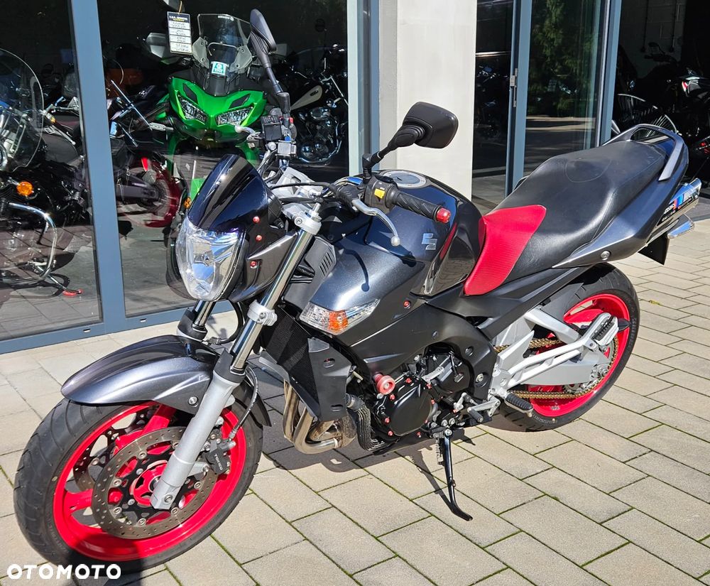 Suzuki GSR