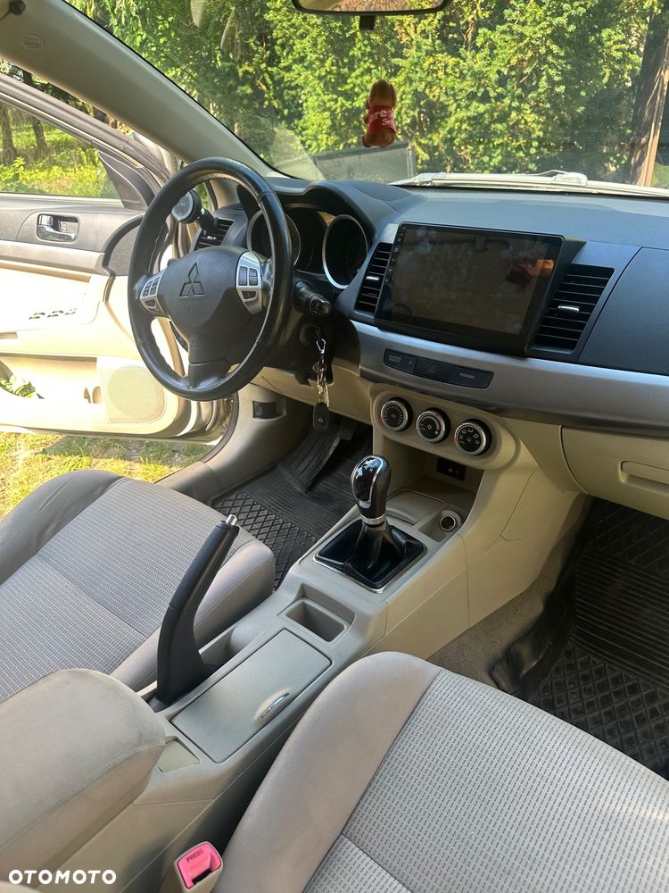Mitsubishi Lancer 1.8 Intense - 8