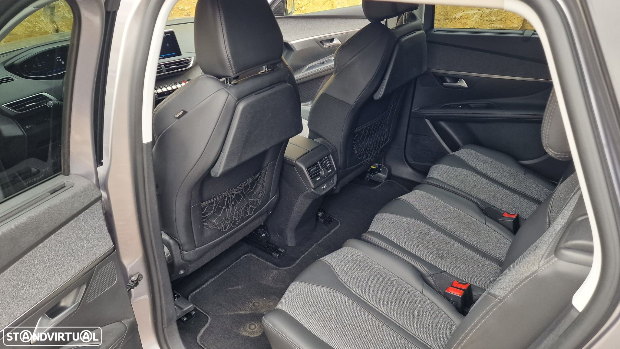 Peugeot 5008 1.6 BlueHDi Allure - 31