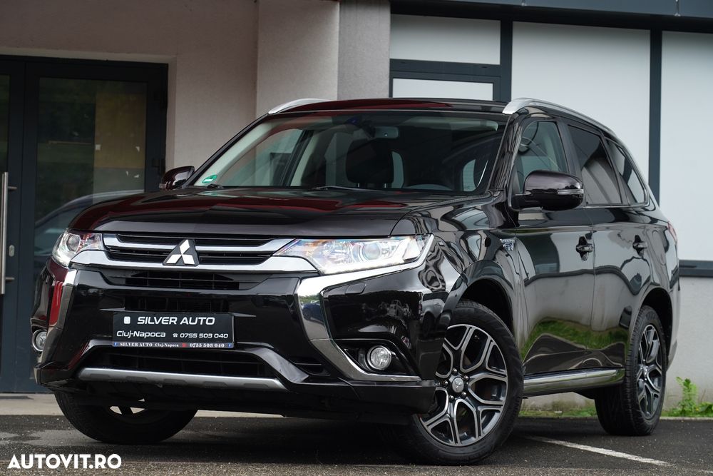 Mitsubishi Outlander 2.0 4WD Plug-In Hybrid - 23