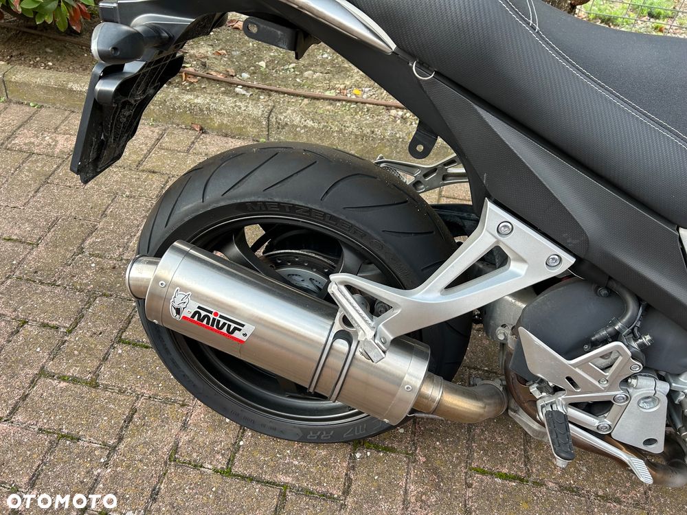 Honda VFR - 12