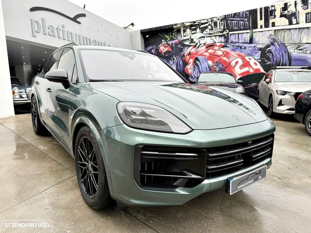 Porsche Cayenne Turbo E-Hybrid - 1