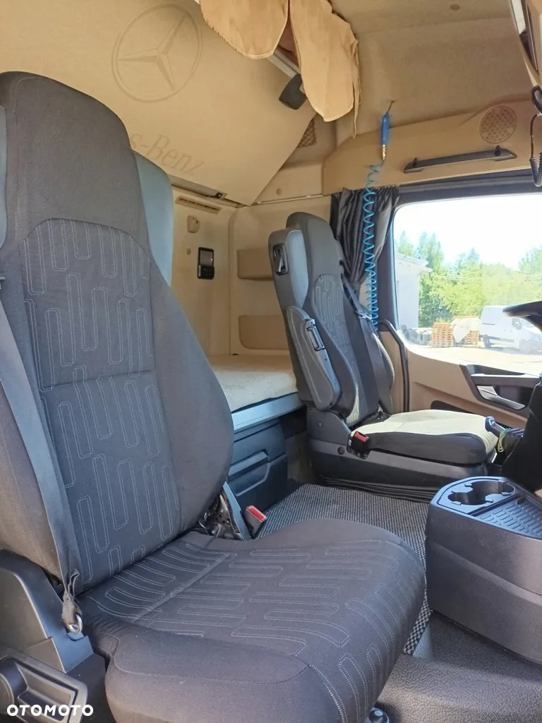 Mercedes-Benz Actros 1845 StreamSpace Low Deck Mega - 10