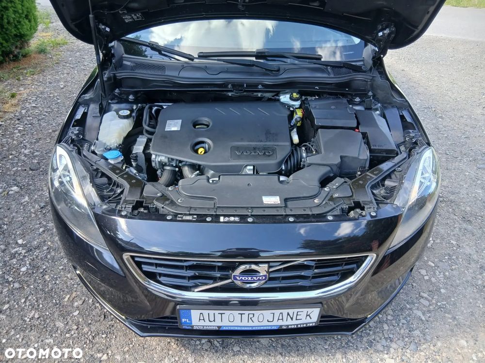 Volvo V40 D2 Momentum - 40