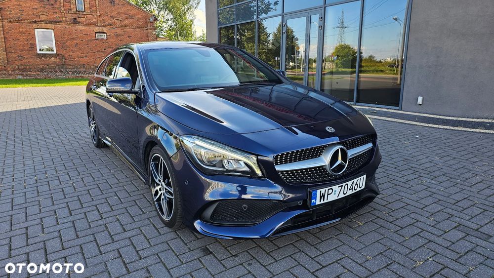 Mercedes-Benz CLA 180 AMG Line - 2