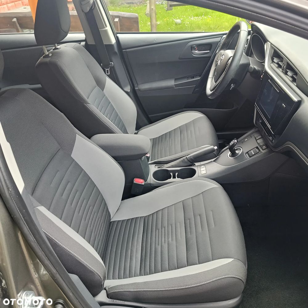 Toyota Auris 1.8 HSD Luna - 15